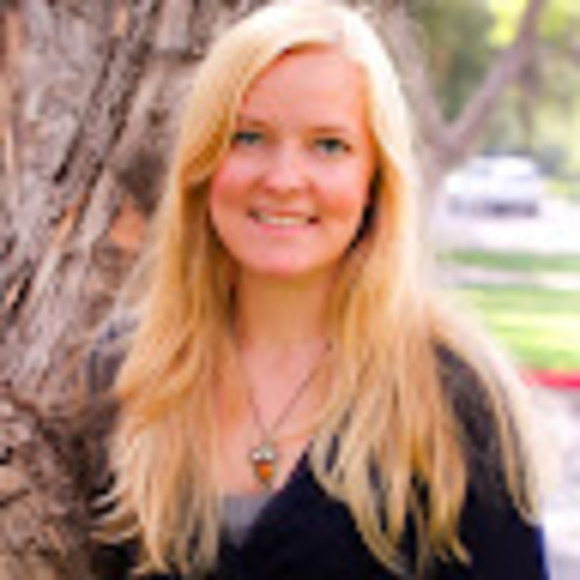 Meet your Posher, Danielle - Picture 1 of 1